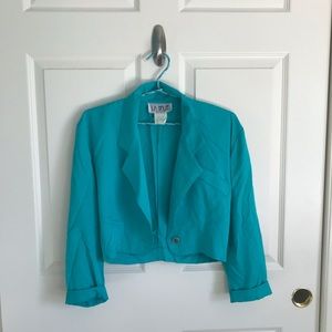 Super cute cropped blazer!!